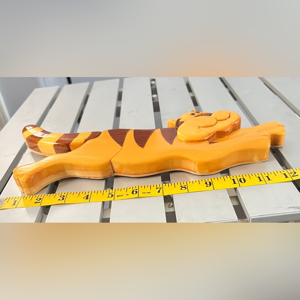 Wooden Cat Wall Decor, Brown and Yellow, handmade & painted - Picture 3 of 4